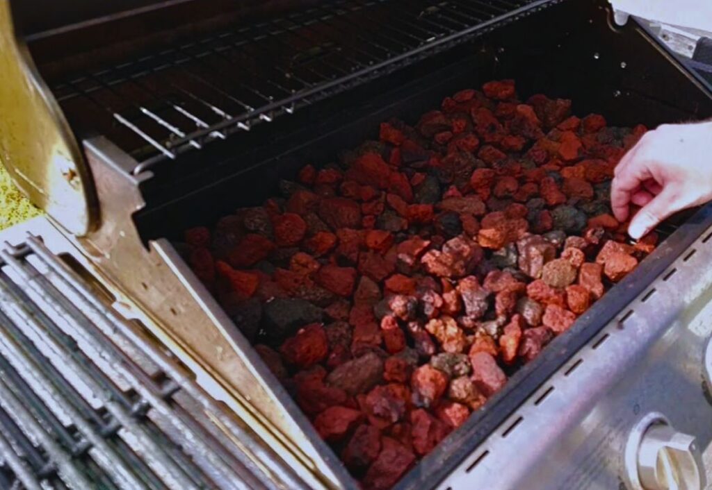 Barbacoa con piedra volcánica